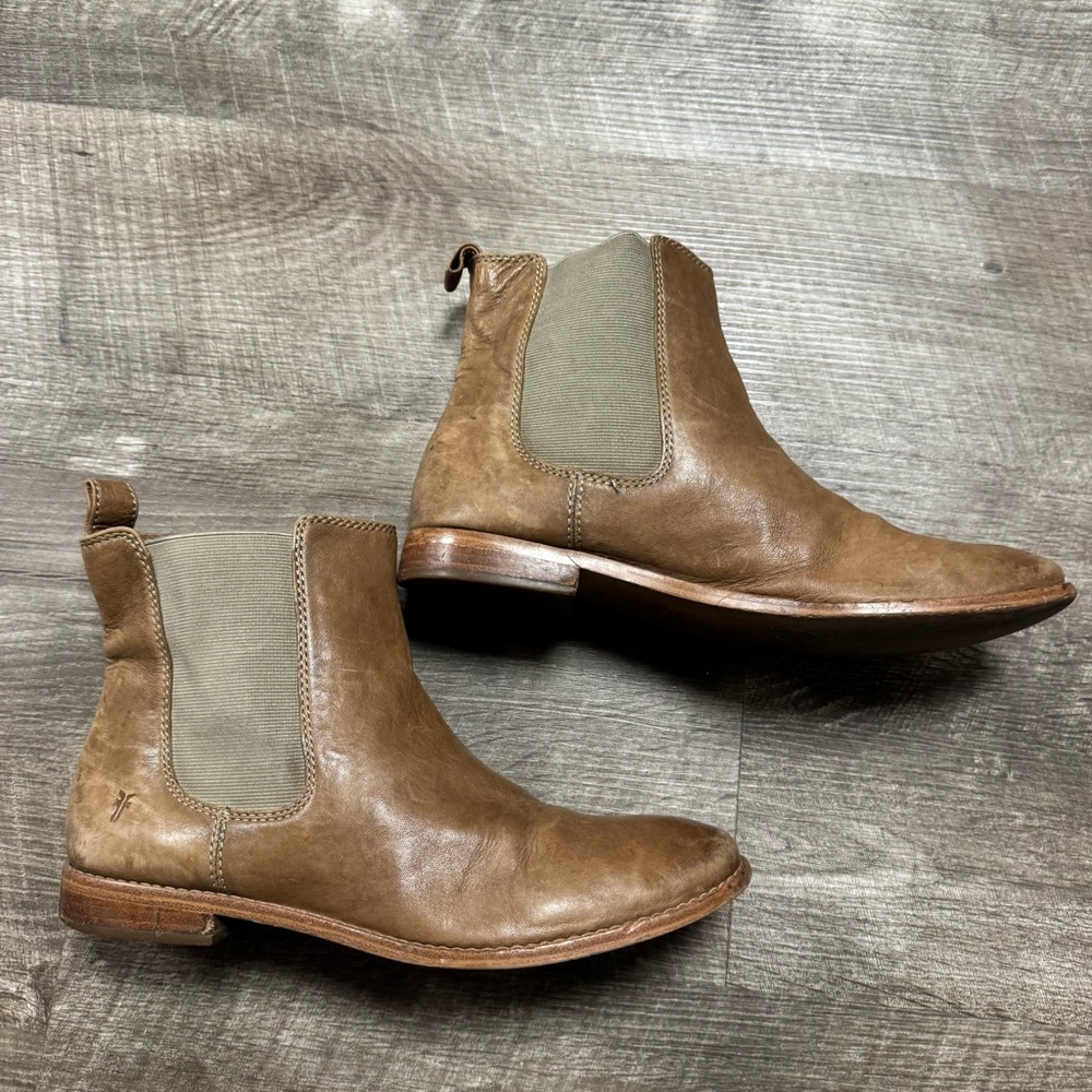 Frye Anna Chelsea Boots Size 8